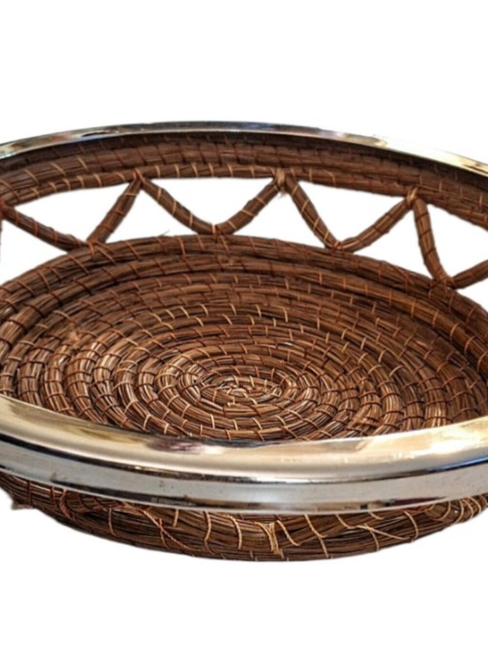 Un Pueblo 11” Round Artisan Hand Woven Pine Needle Basket Mexico